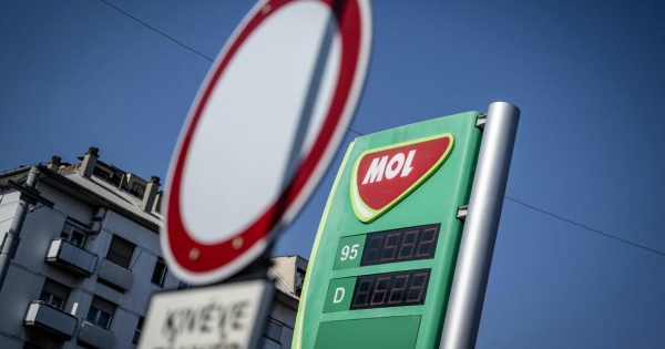Félreértették egy benzinkúton a rendeletet, nem engedték, hogy külföldi rendszámú autóba tankoljanak