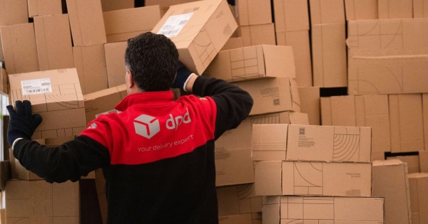 Kisvállalkozó a DPD csúszásairól: több százezres kárt okoznak a ki nem vitt csomagok