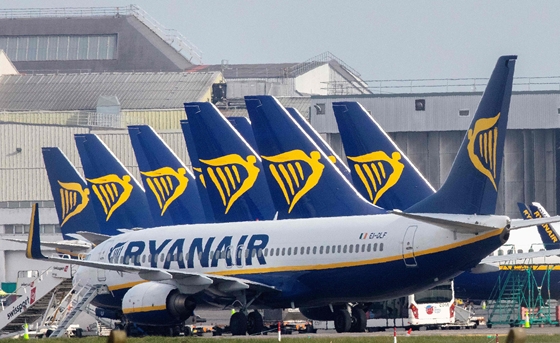 Európai Bizottság: Átháríthatják a légitársaságok a különadót