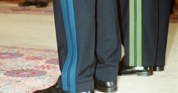 Nyugdíj tilalma a közszférában végzett munka mellett: a szabályok megsemmisítését kéri a Kúria