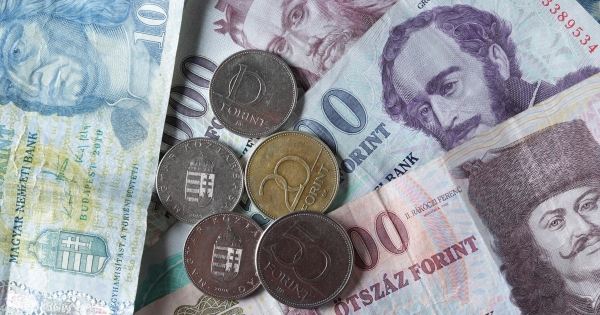 Tovább csökkennek az adók Magyarországon