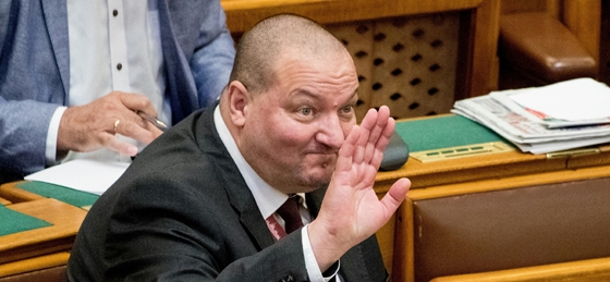 Németh Szilárd csepeli sporttelepétől bérel irodát a Dél-Pesti Tankerületi Központ