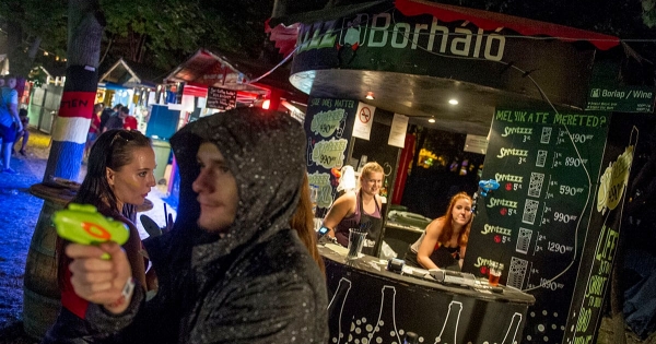 Bajban a Borháló, borászok tucatjainak nem tud fizetni