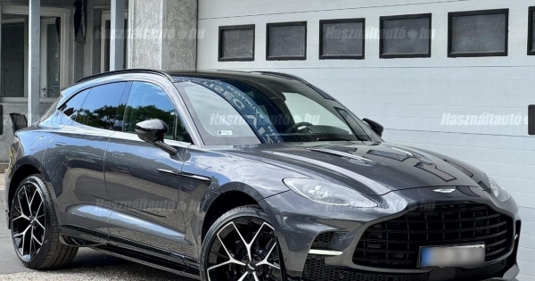 Még ezer kilométer sincsen benne, már eladó az Aston Martin, amit Sarka Kata és Rogán Cecília cége lizingelt