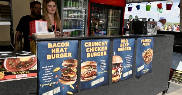 Hatezer alatt nincs hamburger, nagyot drágult a víz és az üdítő – ilyenek az árak idén a Hungaroringen