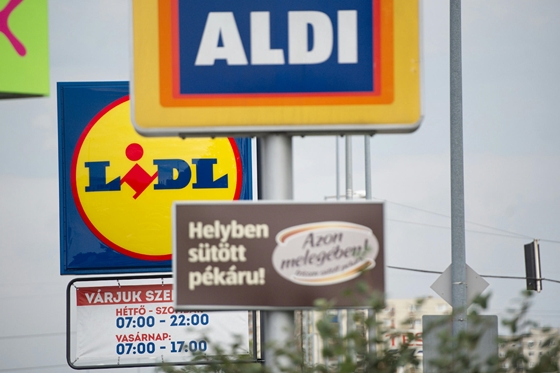 Elárulták a multik, mennyi magyar élelmiszert tesznek ki a polcra