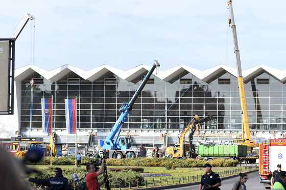 Beperelte az újvidéki tragédia egyik áldozatának anyját képviselő ügyvédet az állomás felújítását végző cég