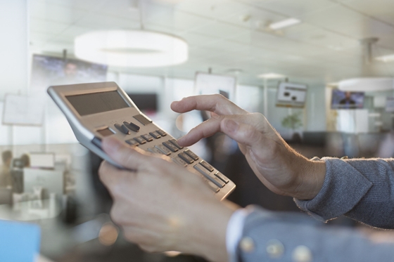 Adótörvénycsomag 2024: így megy az USA-ból származó kamatjövedelem adózása egyezmény híján – példákkal