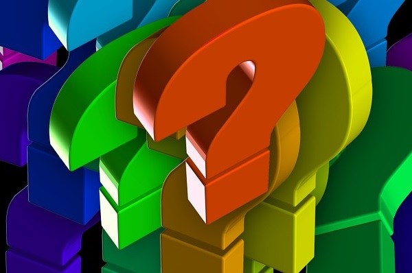 A nap kérdése: a visszaélés-bejelentési rendszerben a panaszok kivizsgálására kijelölt személy adatkezelőnek vagy adatfeldolgozónak minősül?