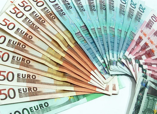 Bérfizetés euróban, dollárban, egyéb valutában: kinek lehetséges?