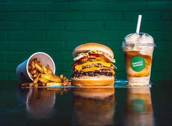 Mérlegen: Hamburgert vagy hype-ot kell árulni? - a Simon