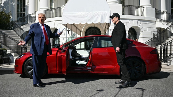 Kanada visszavág: kizárja a Teslát az e-autók támogatási programjából