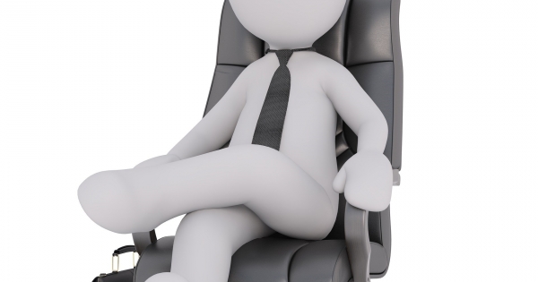 Munkaviszony, megbízási jogviszony ügyvezetőnél: mi a különbség a tb-ellátásokban?