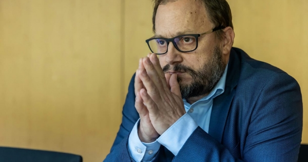 Visszavonná a Tisza a nagy autógyárak adókedvezményeit