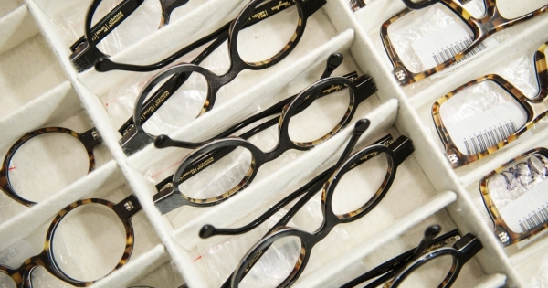 Így adjon szemüveget munkavállalójának! Összefoglaltuk a legfontosabb tudnivalókat