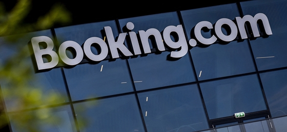 Elkezdett fizetni a Booking.com, de a magyar hatóságokat ez már vélhetően nem állítja le