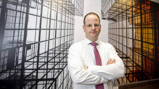 Jellinek Dániel hivatalosan is az Auchan résztulajdonosa lett, és azt mondja, nem passzolja tovább