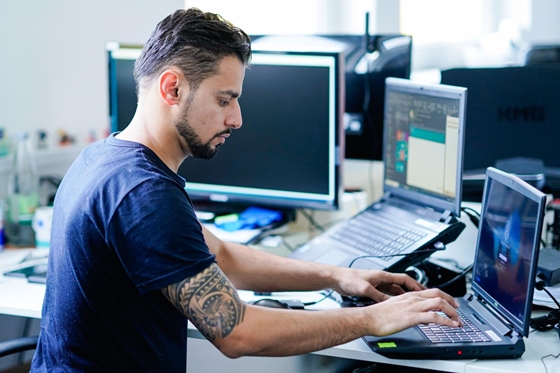 Milliárdok mentek el rá, de becsődölt az informatikai képzés vizsgarendszere