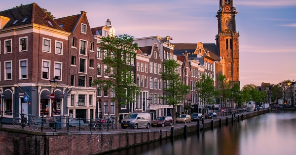 Amszterdam újabb adót vet ki a turistákra