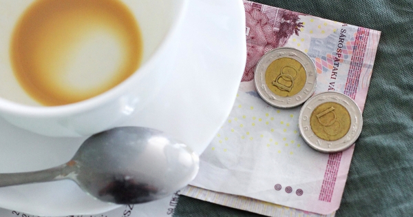 Borravaló, szervizdíj: különbségek adózásban, papírmunkában