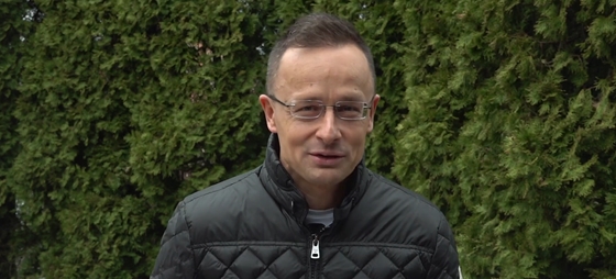285 millió forintot vett ki a cégéből Szijjártó Péter felesége