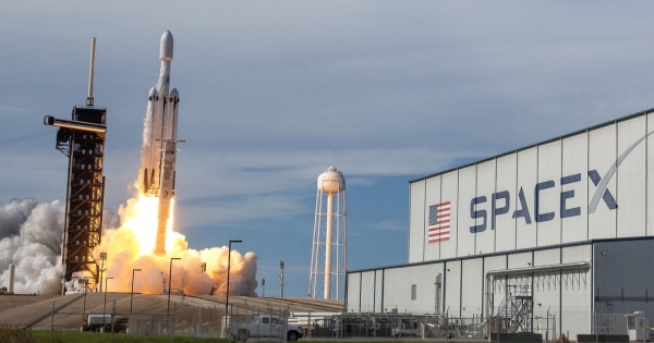 Minden rekordot megdöntött a kilövés, de azóta egyre meredekebb zuhanásba vált a SpaceX tőzsdei röppályája