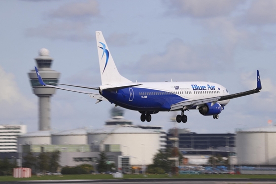 A Wizz Air és Ryanair is "kisegítő jegyeket kínál" a bajba került Blue Air utasainak