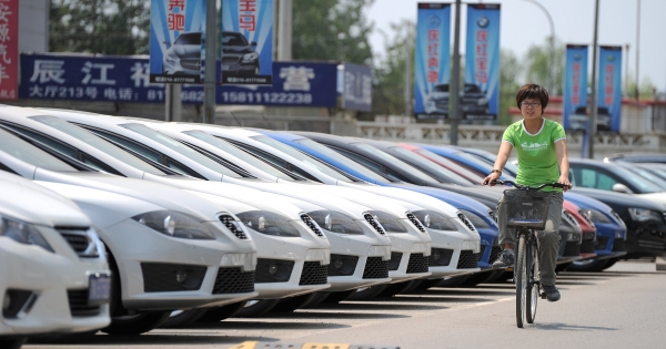 Zsinórban nyolcadik hónapja esnek a kínai autóeladások