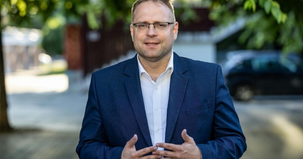 A szolnoki polgármester nem akar elektrolitgyárat a településen, és ebben kéri Magyar Péter támogatását