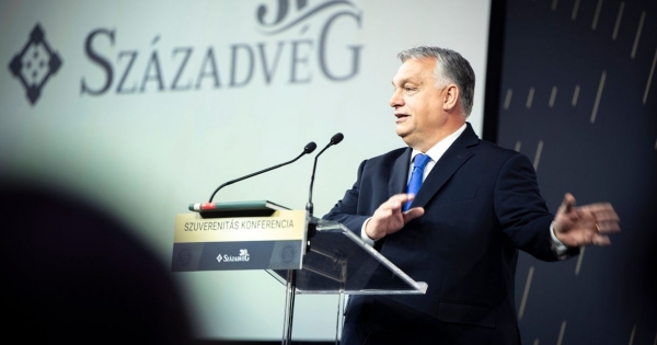 Leépít és nevet vált a Századvég