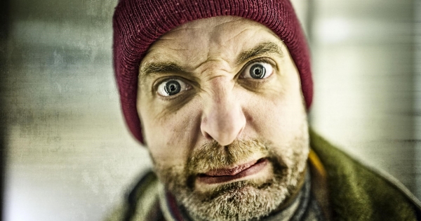 Katás egyéni vállalkozó tartozása: munkáltatói letiltás a kisadózó saját jövedelméből?