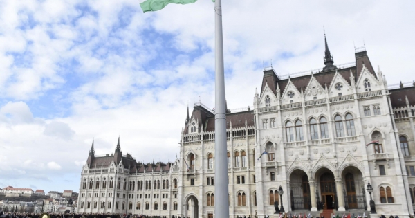 Adóváltozások 2021-től és 2020-ban év közben
