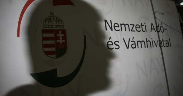 Valaki máris nyerészkedni próbál a NAV nagy újításán