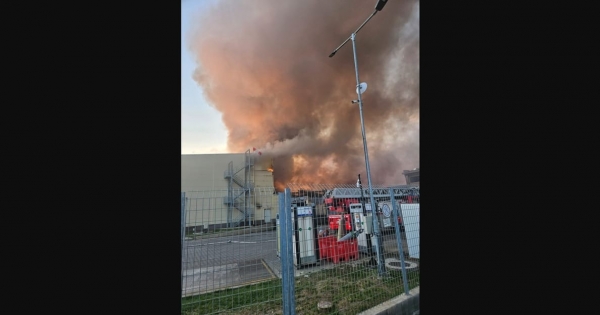Óriási húsüzem égett órákig Nyírbátorban