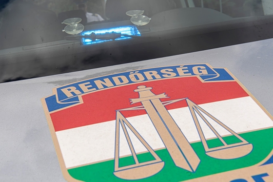 Gyilkossággal fenyegette az adóellenőröket egy esztergomi büfés, vádat emeltek ellene