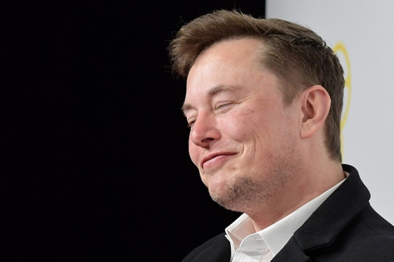 Trump újra a Twitteren? Erről szavaztat Musk a mikroblogon