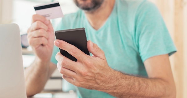 Egyéni vállalkozói többletpénzek magán bankszámlára utalhatók?