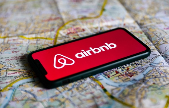 Zajérzékelőt kapnak az airbnb-s lakások, hogy kiszűrjék a hangos vendégeket