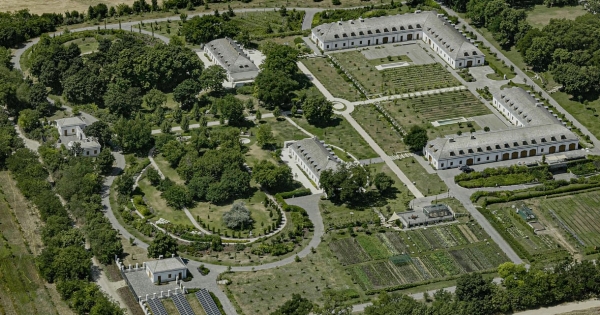 Új képek Hatvanpuszta luxusáról: Mihály arkangyal felbukkant, aztán eltűnt