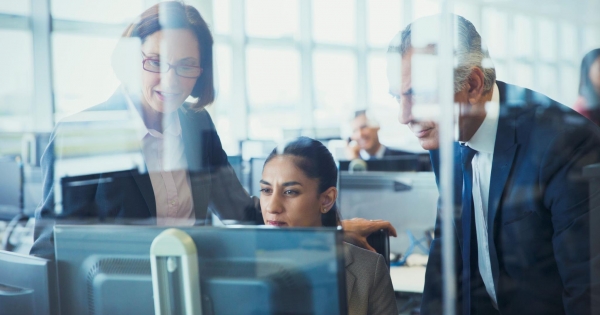Munkaerő átengedése kapcsolt felek között