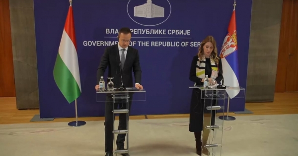 Szijjártó: A napokban megszülethet az első megállapodás, ami ahhoz vezet, hogy a Mol tulajdonrészt vásároljon a NIS-ben